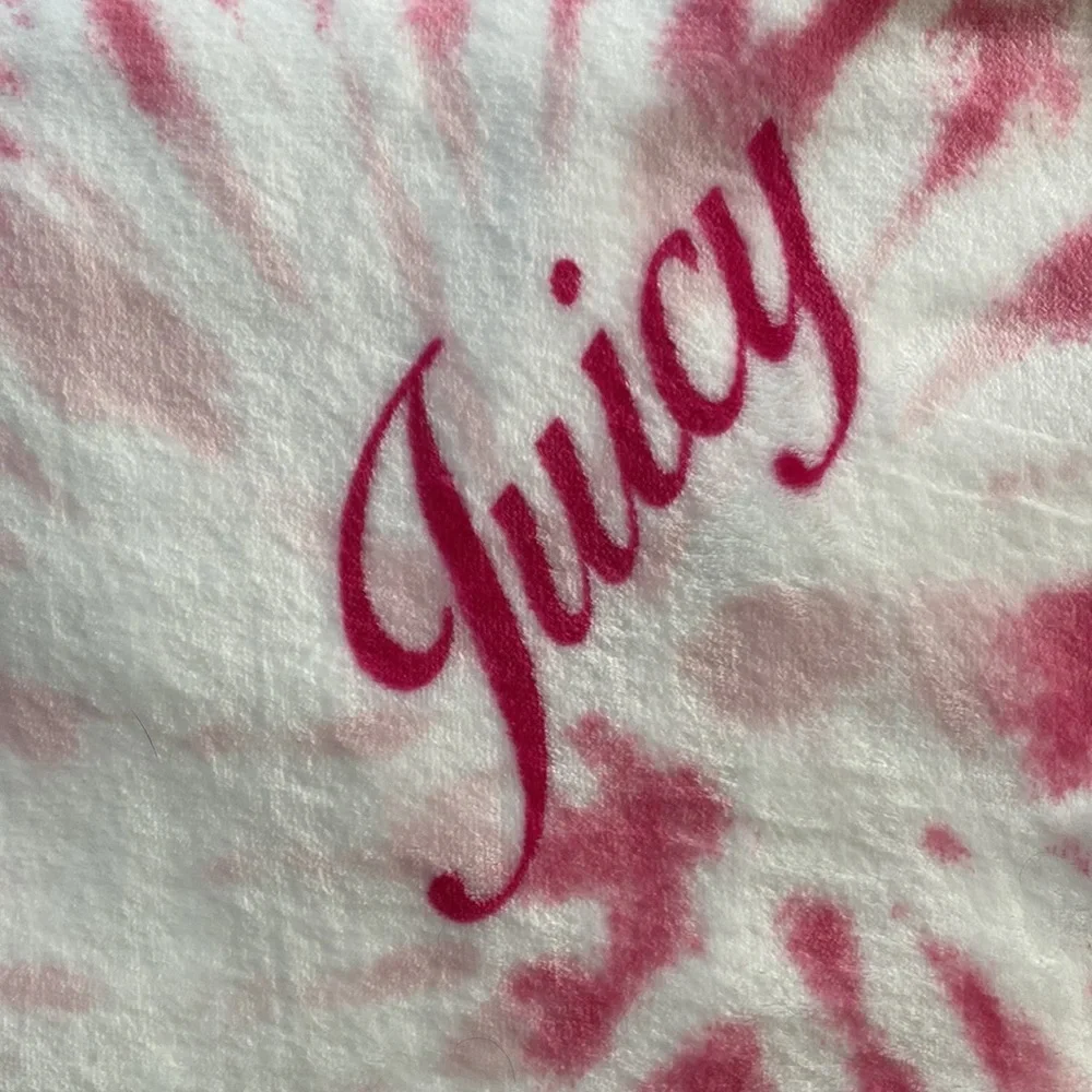 💓 Juicy Couture Plush Throw